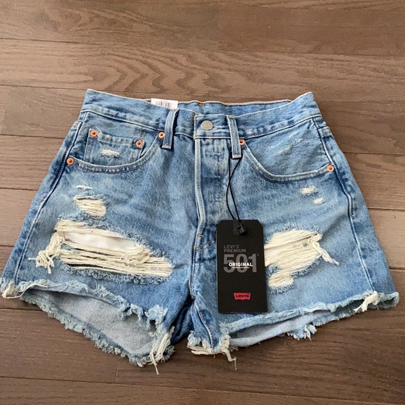 Levi's® Premium 501® HIGH RISE WOMENS SHORTS - Picture 4 of 10